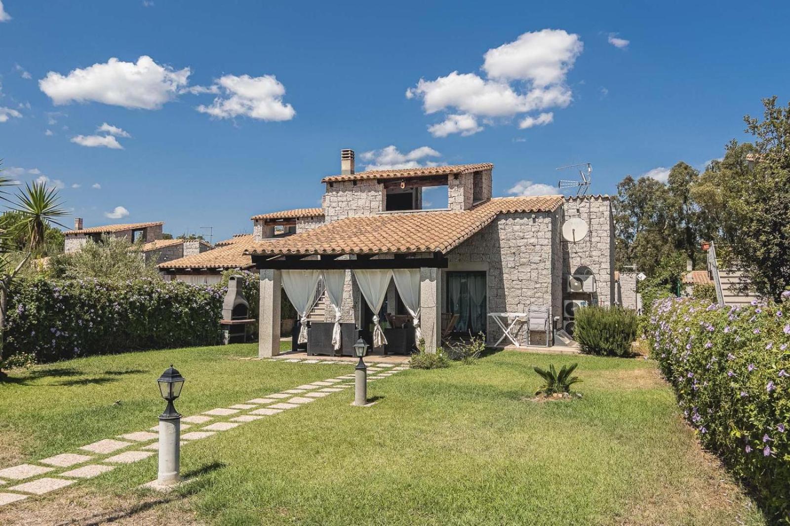 Villa Cala Sinzias Кастиадас Екстериор снимка